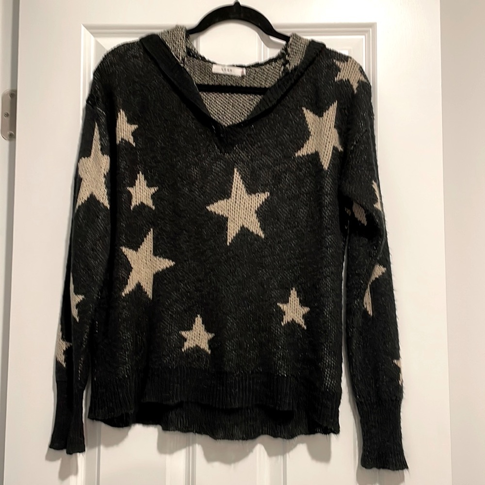 Lush star hooded sweater